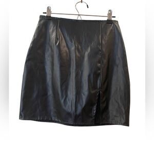 Windsor Women's Mini Skirt Stretch Faux Leather Black Size: Small